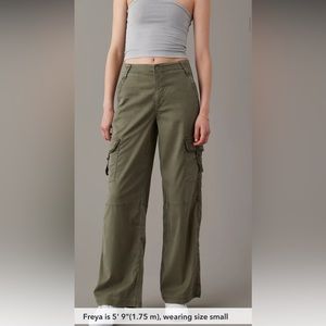AE Dreamy Drape Stretch Super High-Waisted Cargo Baggy Wide-Leg Pant olive